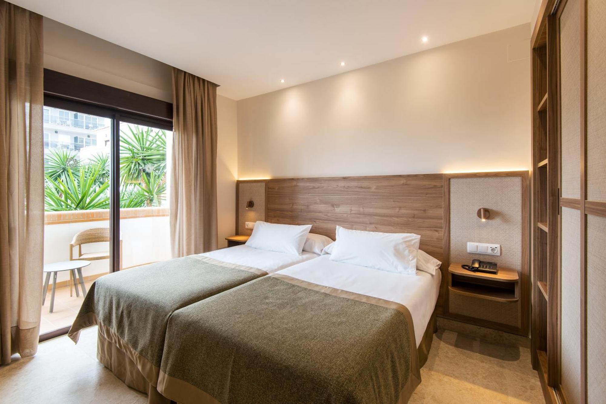טורמולינוס Hotel Tarik מראה חיצוני תמונה
