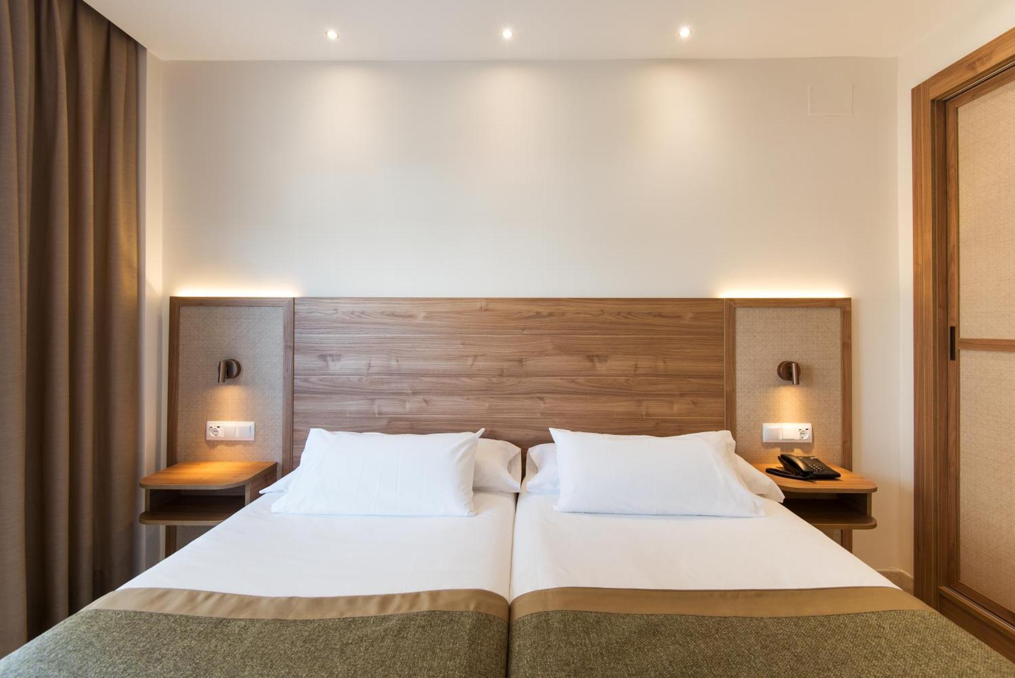 טורמולינוס Hotel Tarik מראה חיצוני תמונה