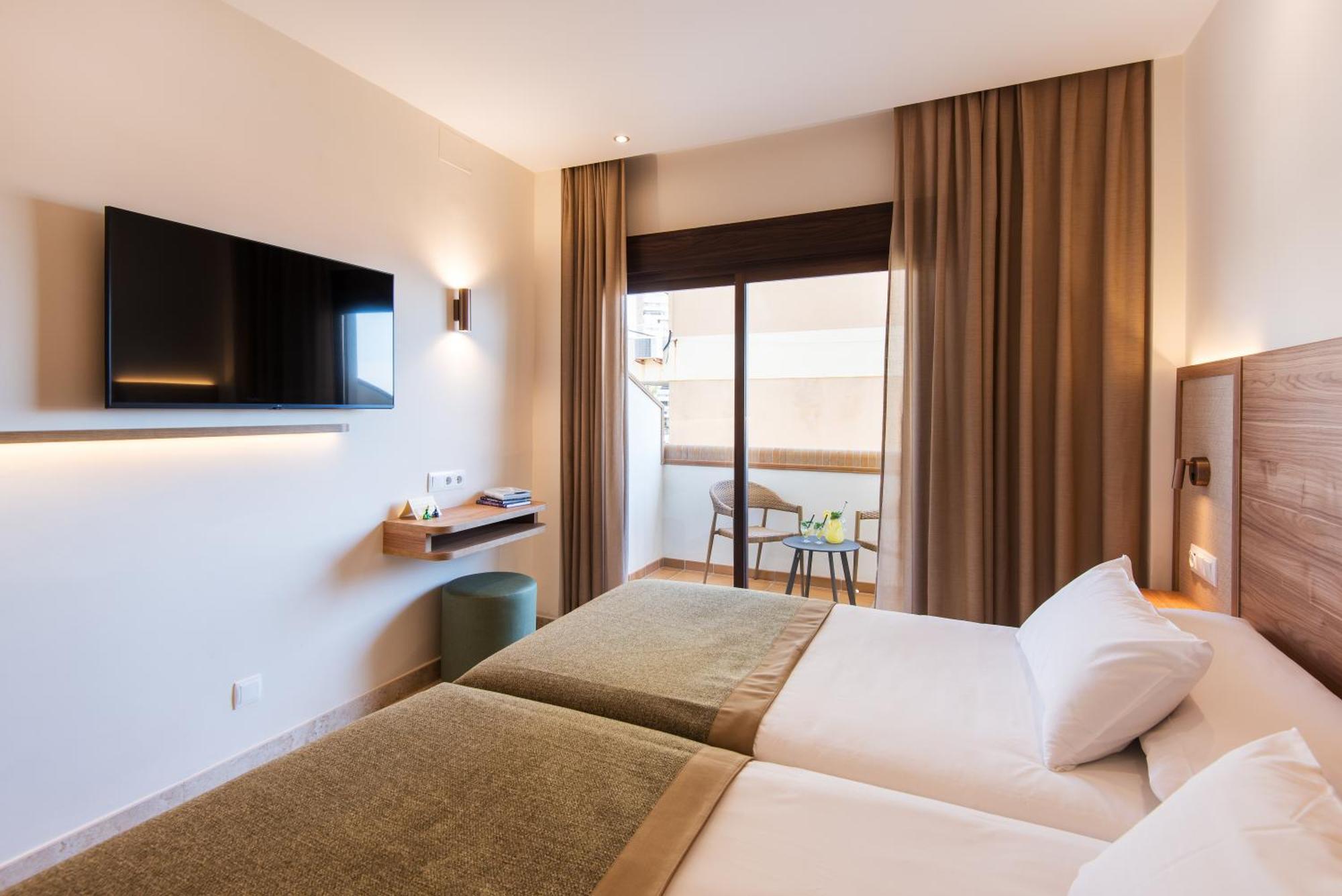 טורמולינוס Hotel Tarik מראה חיצוני תמונה
