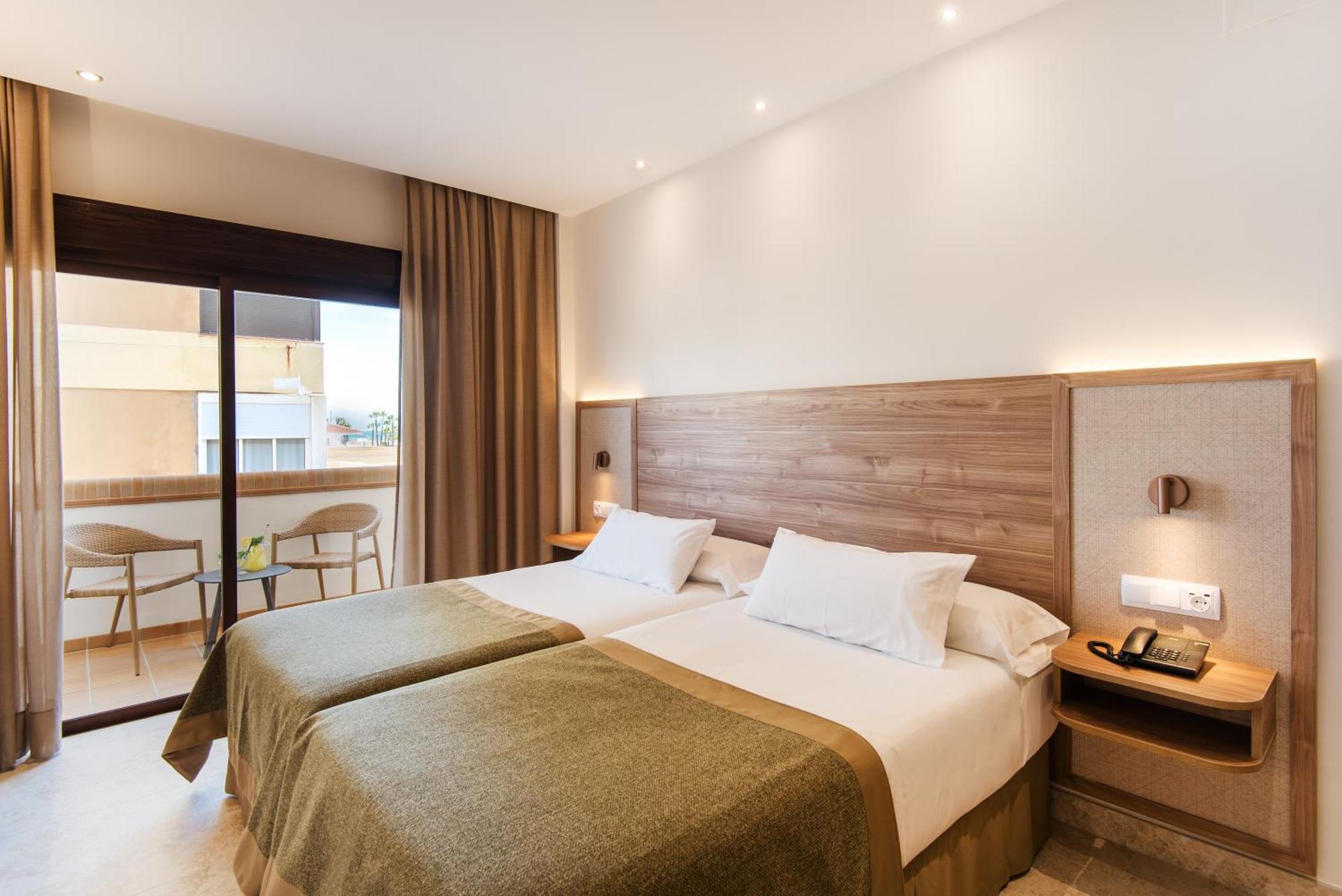 טורמולינוס Hotel Tarik מראה חיצוני תמונה