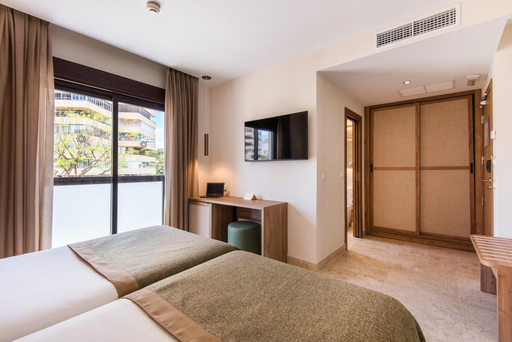 טורמולינוס Hotel Tarik מראה חיצוני תמונה
