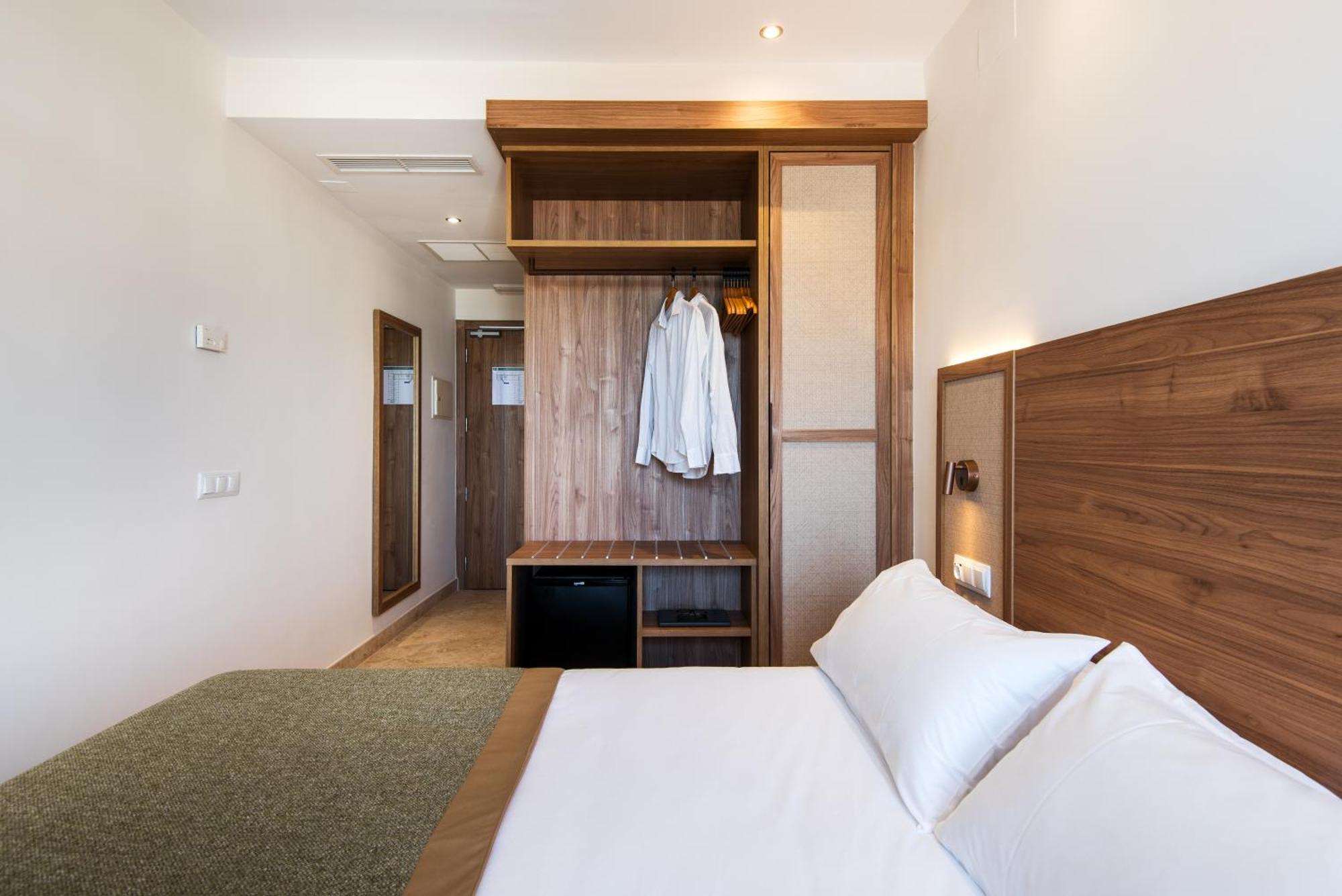 טורמולינוס Hotel Tarik מראה חיצוני תמונה
