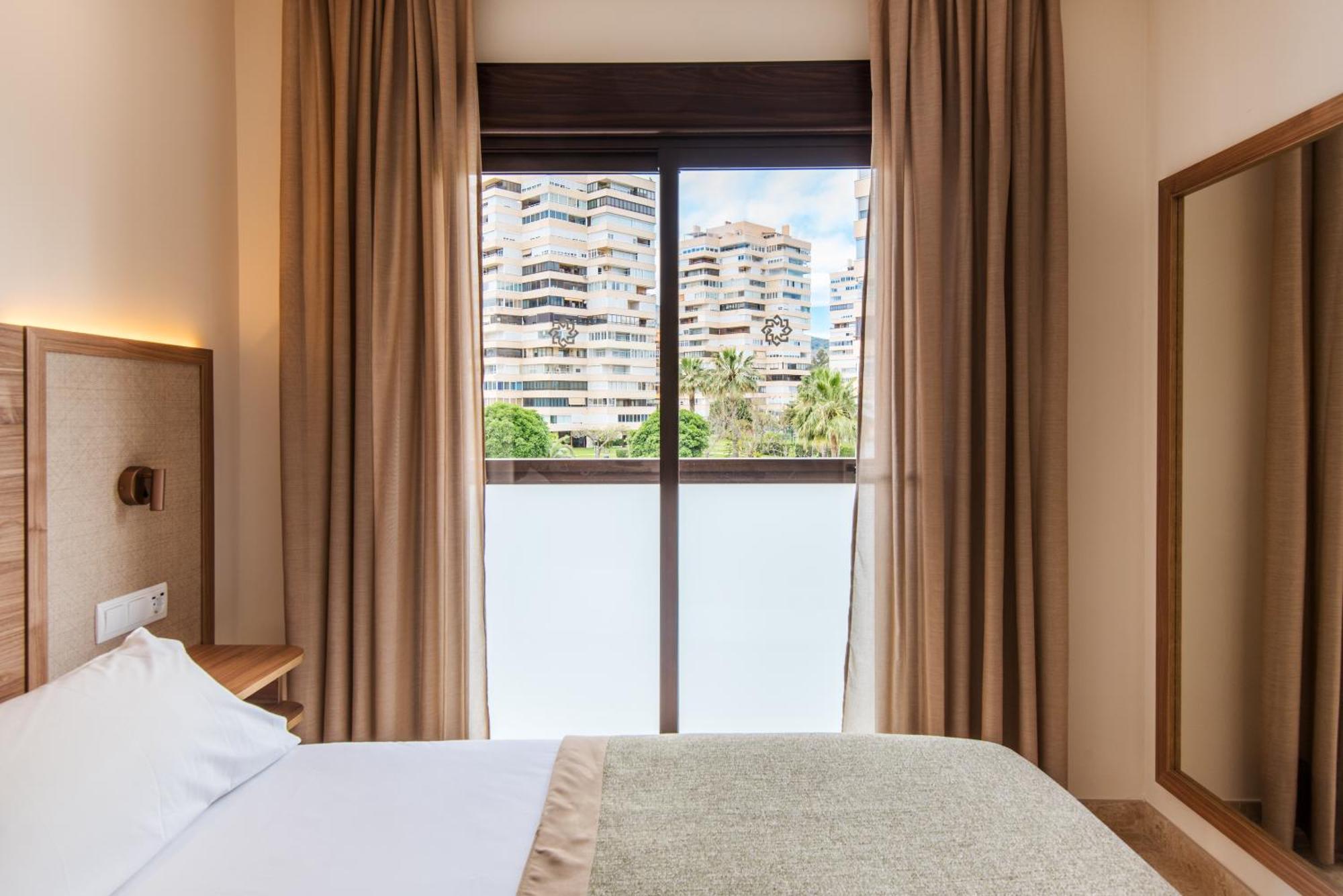 טורמולינוס Hotel Tarik מראה חיצוני תמונה
